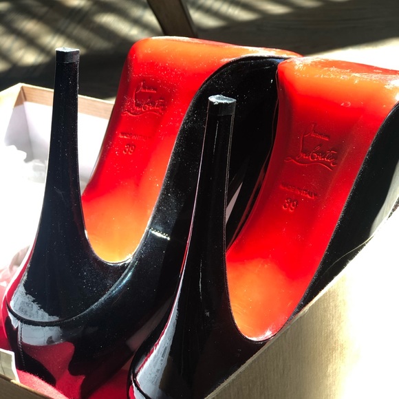 Christian Louboutin’s. Size 39 - Picture 8 of 10